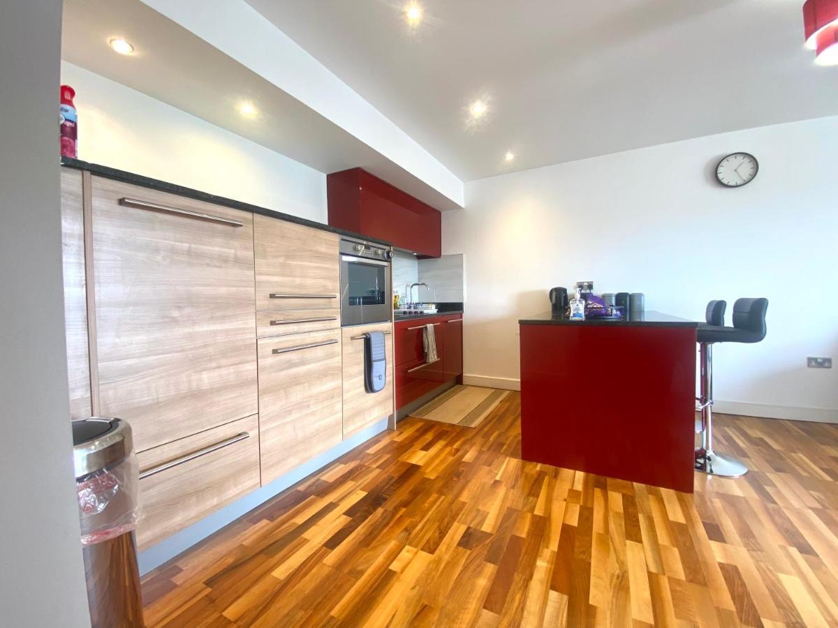 Swanky 2 Bdr Apt/opp Edgbaston Cricket Ground/free Parking *