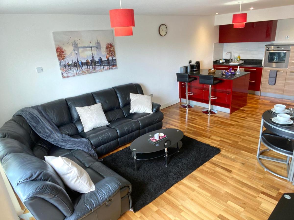 Swanky 2 Bdr Apt/opp Edgbaston Cricket Ground/free Parking Birmingham