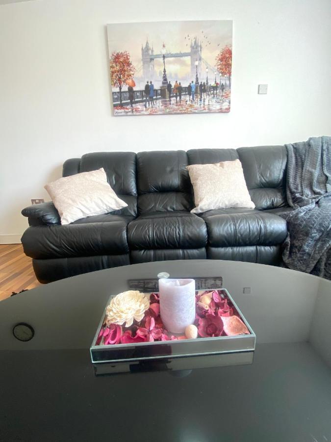 Swanky 2 Bdr Apt/opp Edgbaston Cricket Ground/free Parking *