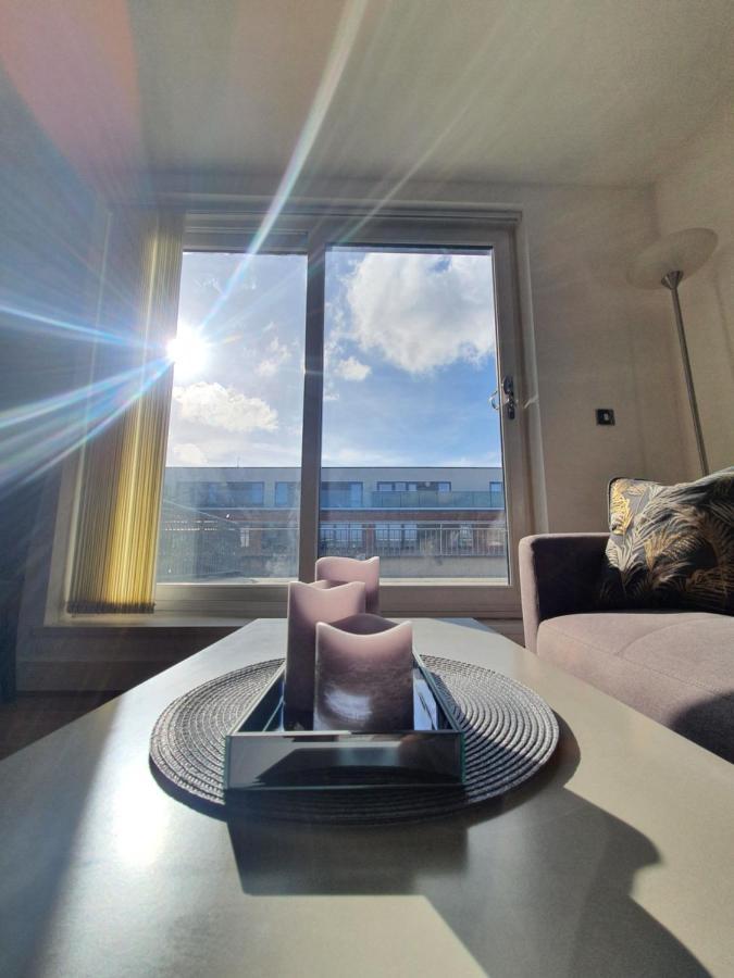 The Postbox Modern Spacious Penthouse - Heart Of Centre Apartment