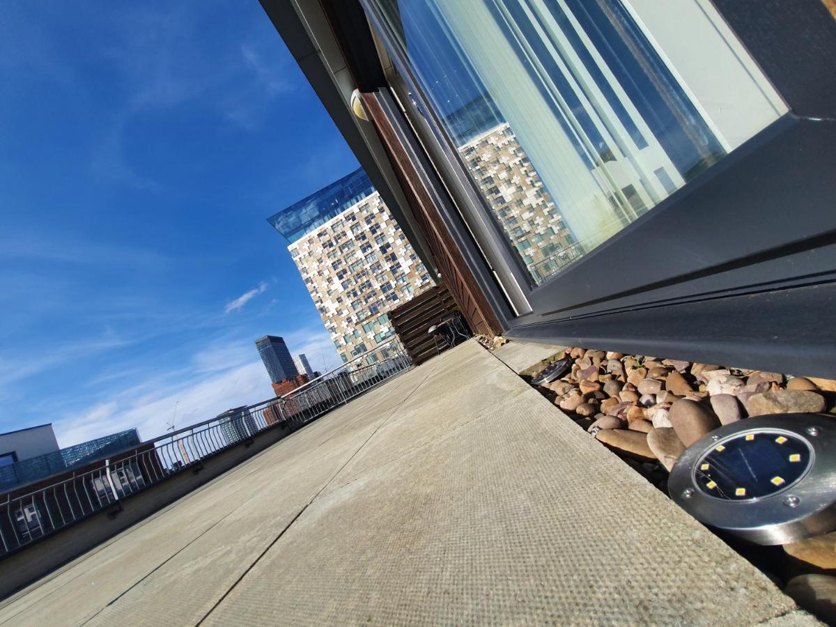 The Postbox Modern Spacious Penthouse - Heart Of Centre Apartment
