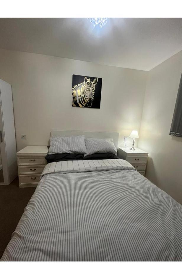2 Bed Very Near To Mail Box , New Street *