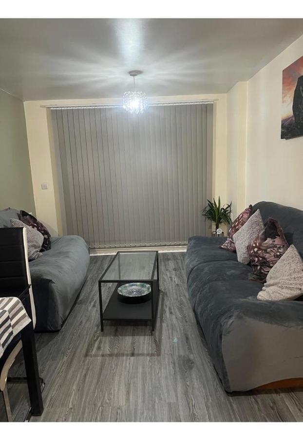 2 Bed Very Near To Mail Box , New Street * Birmingham