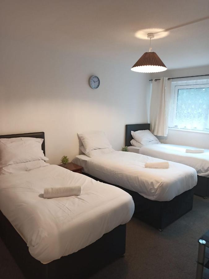 Apartment Beside Queen Elizabeth Hospital *