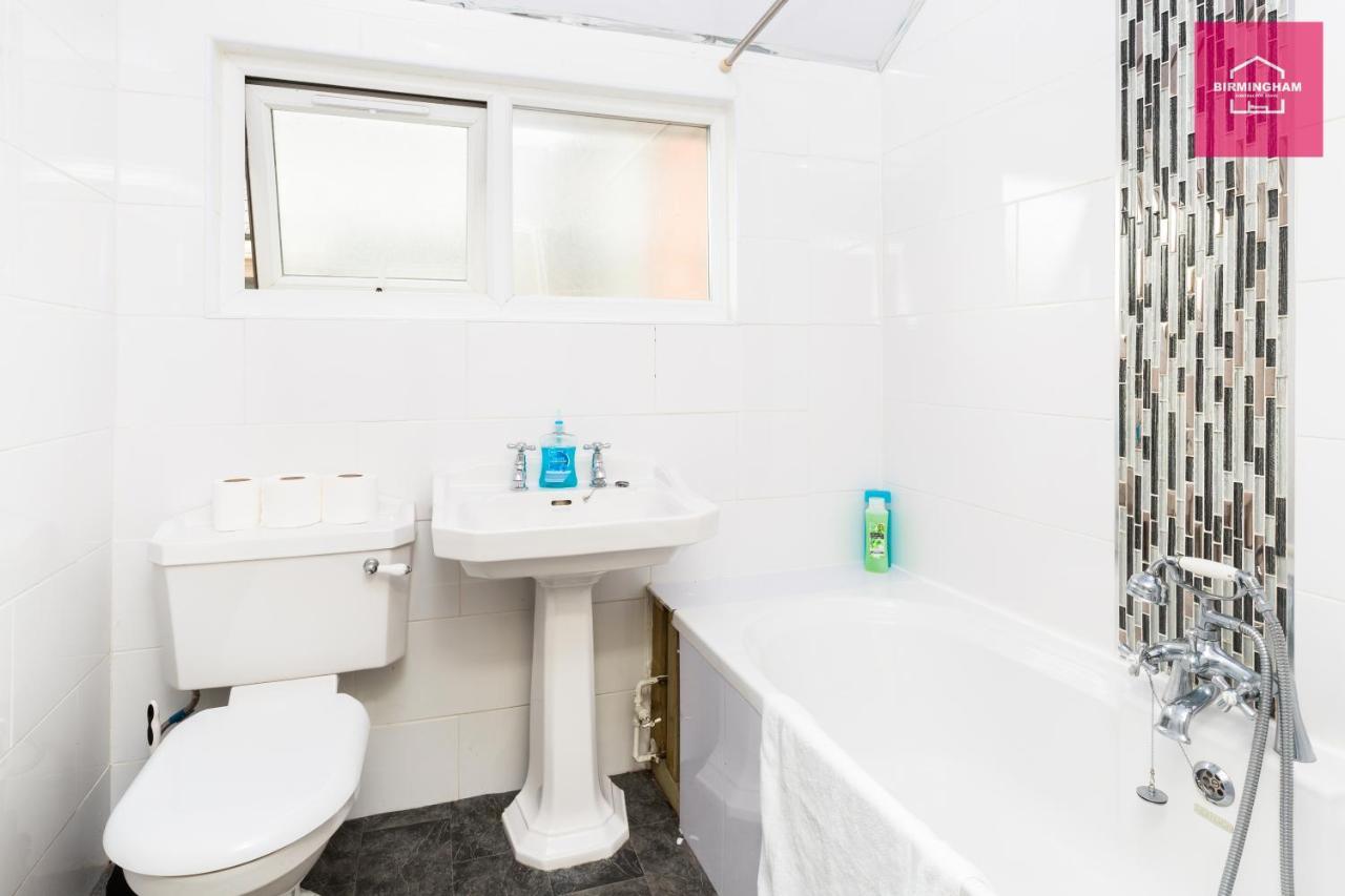 Contractor - 3 Bedroom Flat, 6 Beds Parking Apartment *