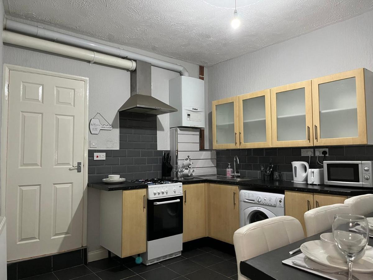Baraka Holiday 1 Holiday home Birmingham