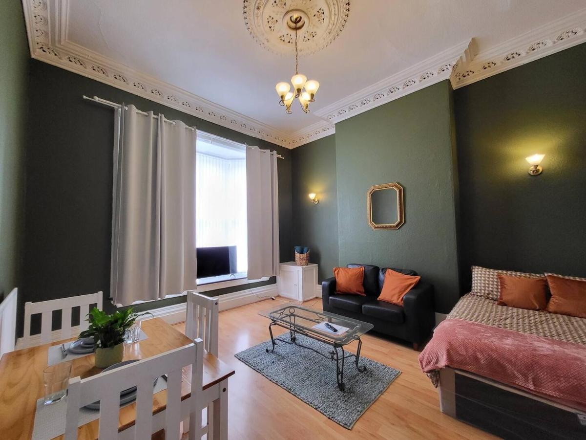 Large Digbeth Double Shared Bathroom