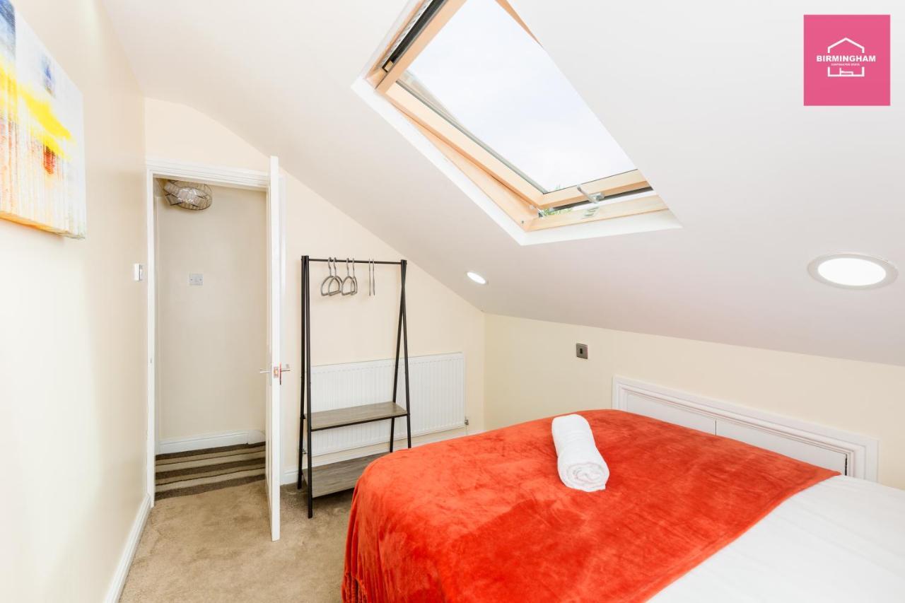 Apartment Contractor - 3 Bedroom Flat, 6 Beds Parking *