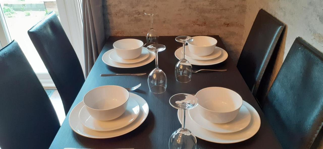 Hawksworth House: Convenient Nec & Airport With Free Parking * Birmingham