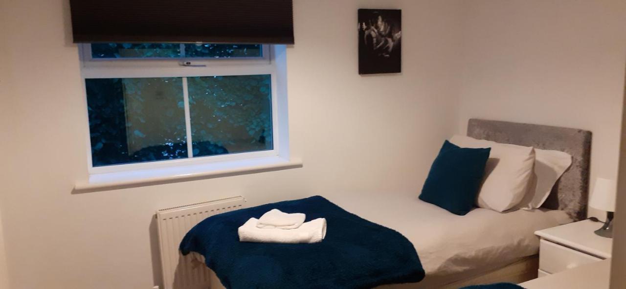 Hawksworth House: Convenient Nec & Airport With Free Parking Birmingham