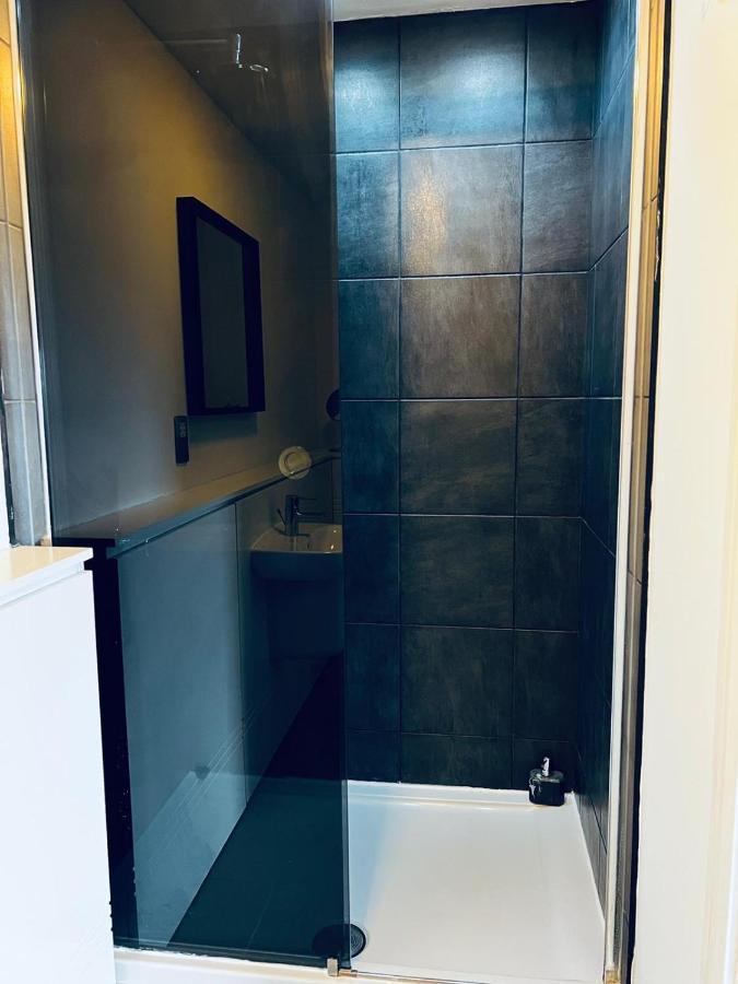 2 Bedroom Penthouse Apartment *