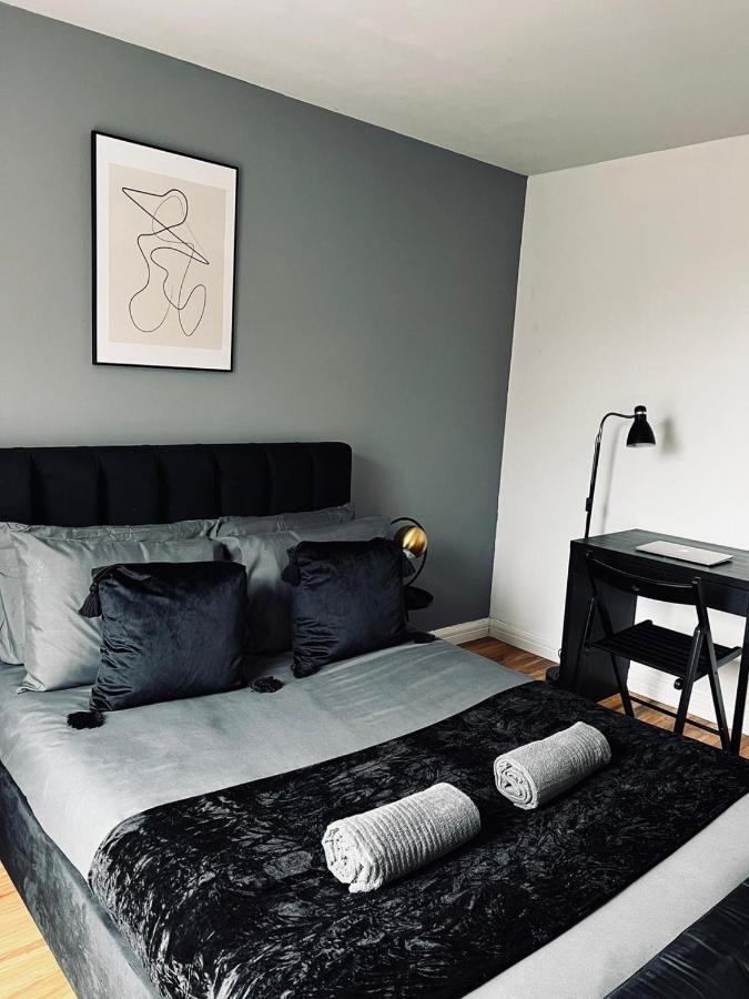 2 Bedroom Penthouse Apartment *
