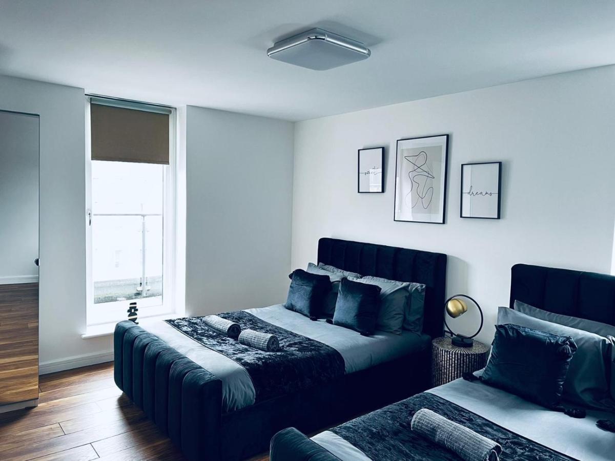 Apartment 2 Bedroom Penthouse *