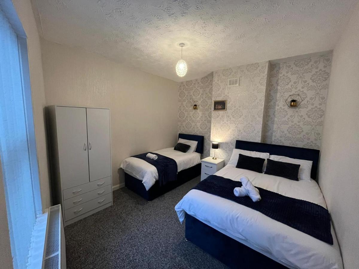 Baraka Holiday 1 Holiday home Birmingham