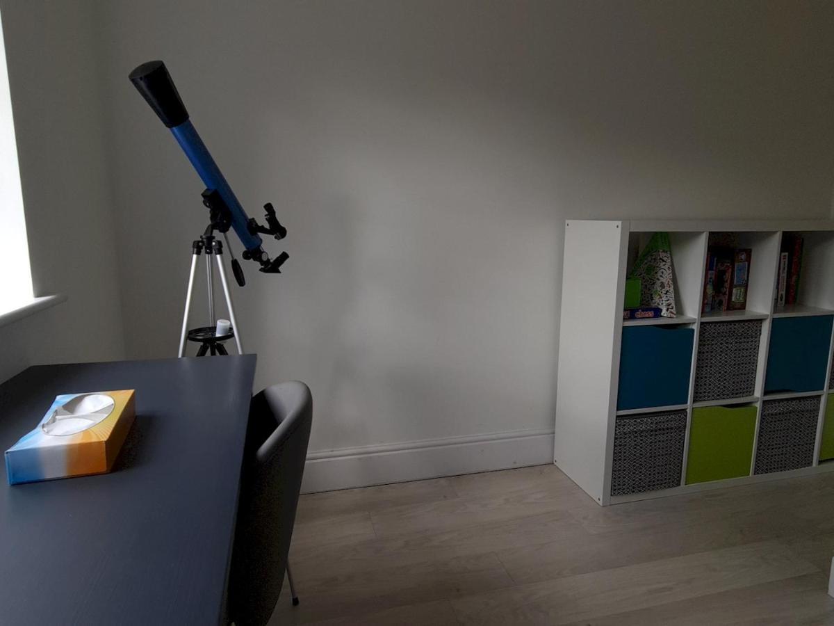 Pass The Keys Well Located Modern 5 Bedroom House Holiday home Birmingham