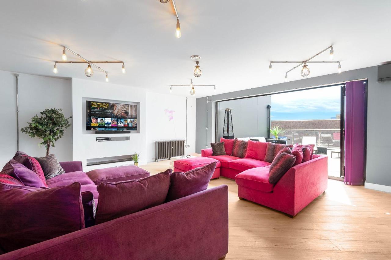 Ultimate Luxury Penthouse - Rooftop Terrace - Air Conditioning - Secure Parking - Long Term Only *