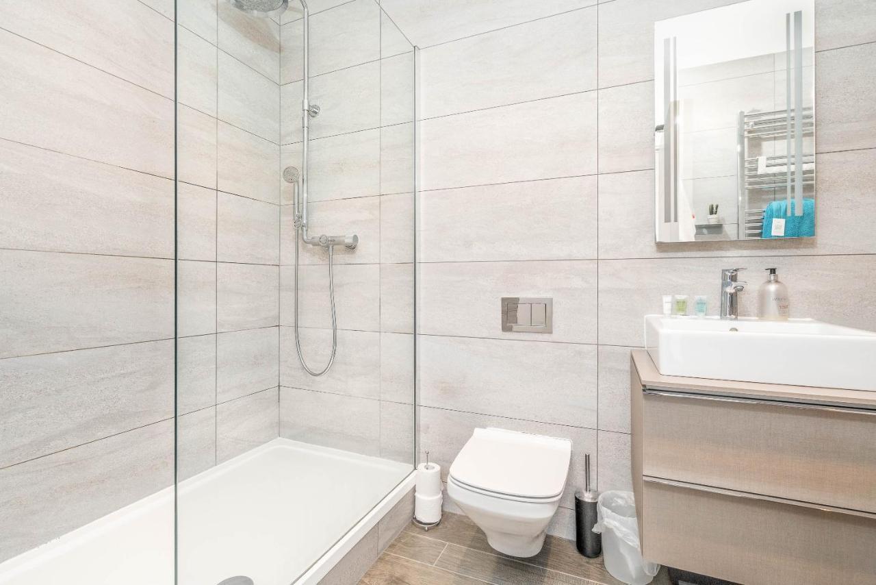 Ultimate Luxury Penthouse - Rooftop Terrace - Air Conditioning - Secure Parking - Long Term Only *