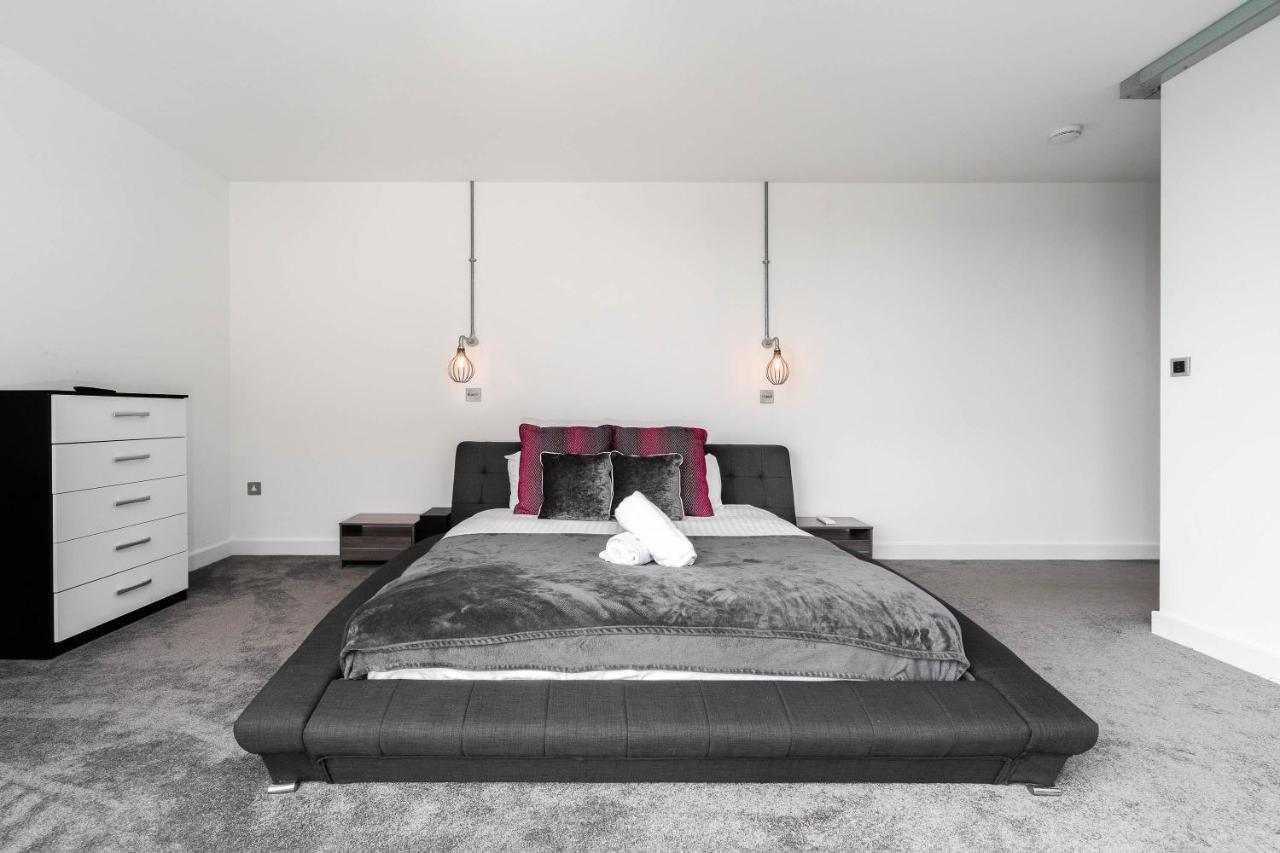 Ultimate Luxury Penthouse - Rooftop Terrace - Air Conditioning - Secure Parking - Long Term Only * Birmingham