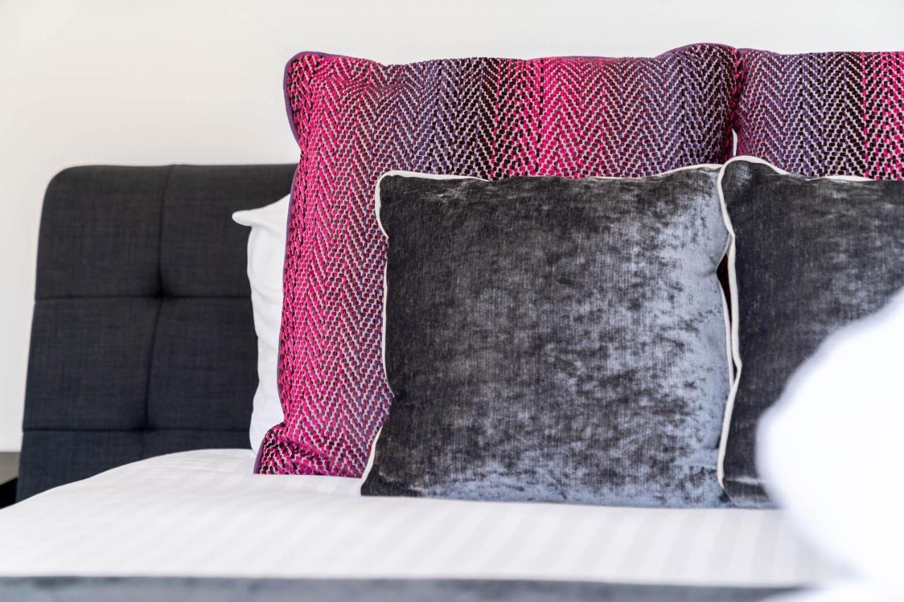 Ultimate Luxury Penthouse - Rooftop Terrace - Air Conditioning - Secure Parking - Long Term Only Birmingham