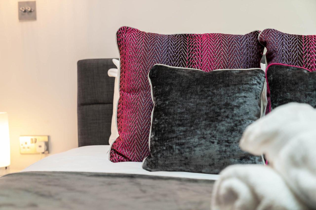 Ultimate Luxury Penthouse - Rooftop Terrace - Air Conditioning - Secure Parking - Long Term Only Birmingham