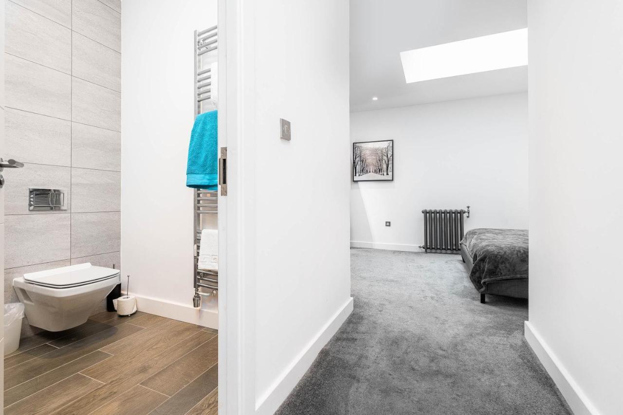 Apartment Ultimate Luxury Penthouse - Rooftop Terrace - Air Conditioning - Secure Parking - Long Term Only Birmingham