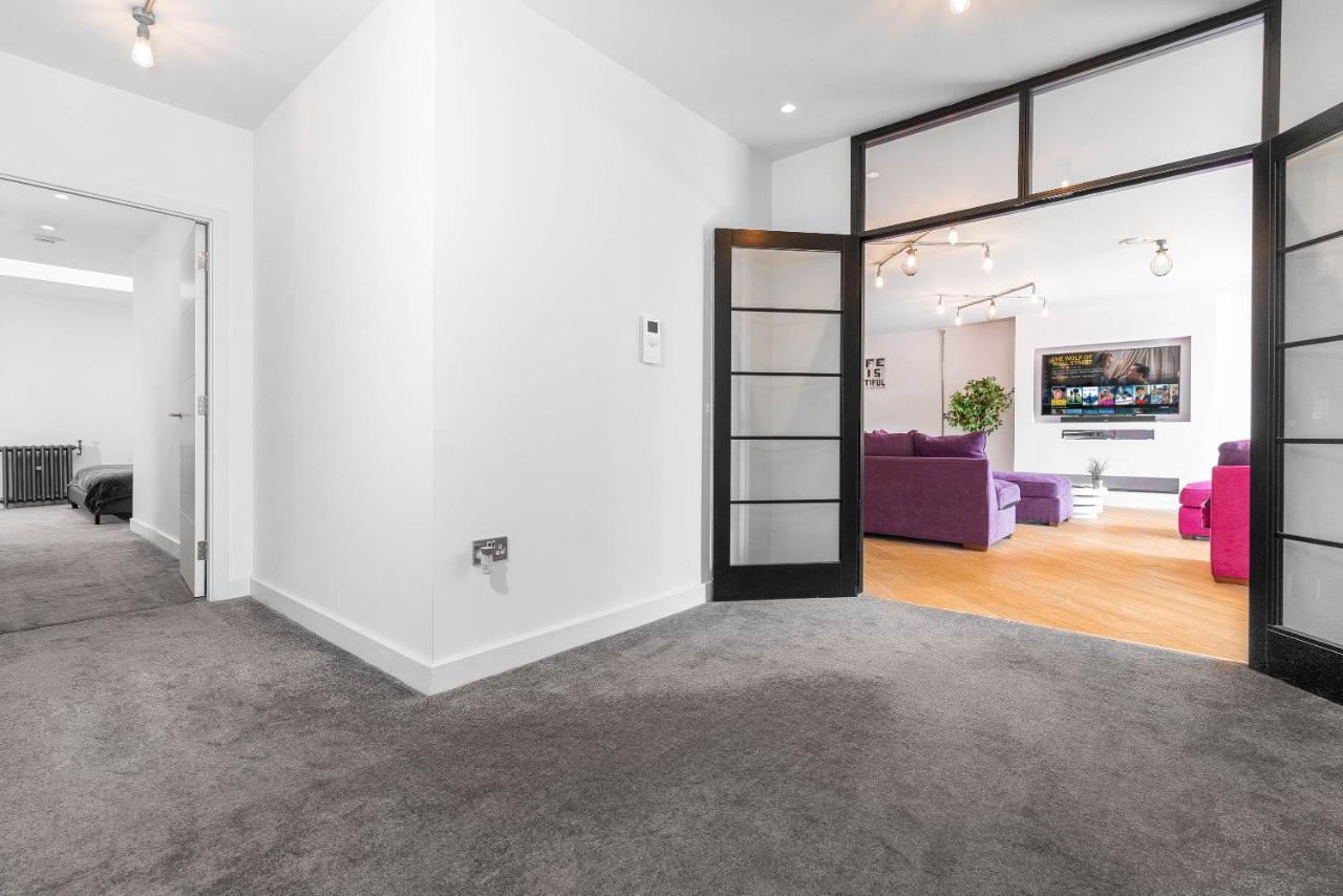 Apartment Ultimate Luxury Penthouse - Rooftop Terrace - Air Conditioning - Secure Parking - Long Term Only Birmingham