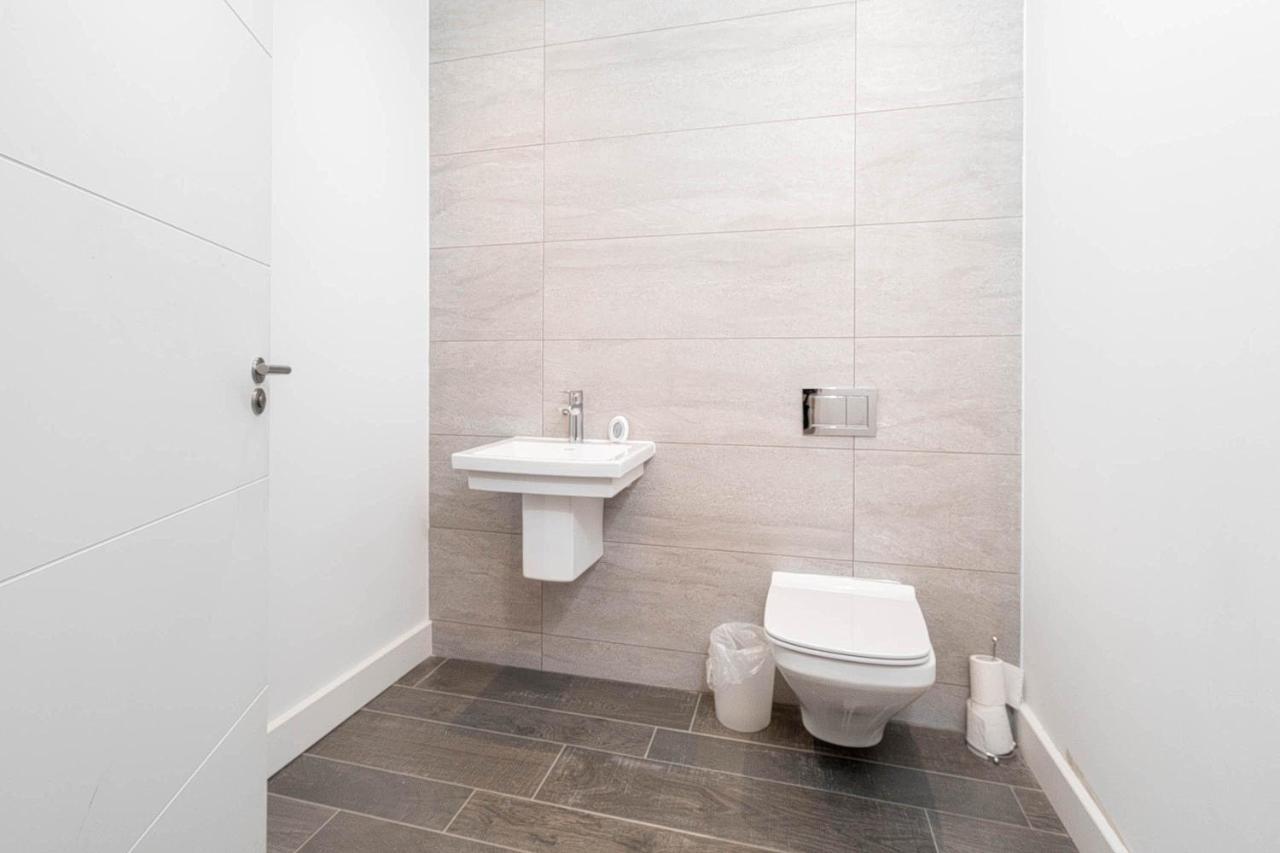 Ultimate Luxury Penthouse - Rooftop Terrace - Air Conditioning - Secure Parking - Long Term Only * Birmingham