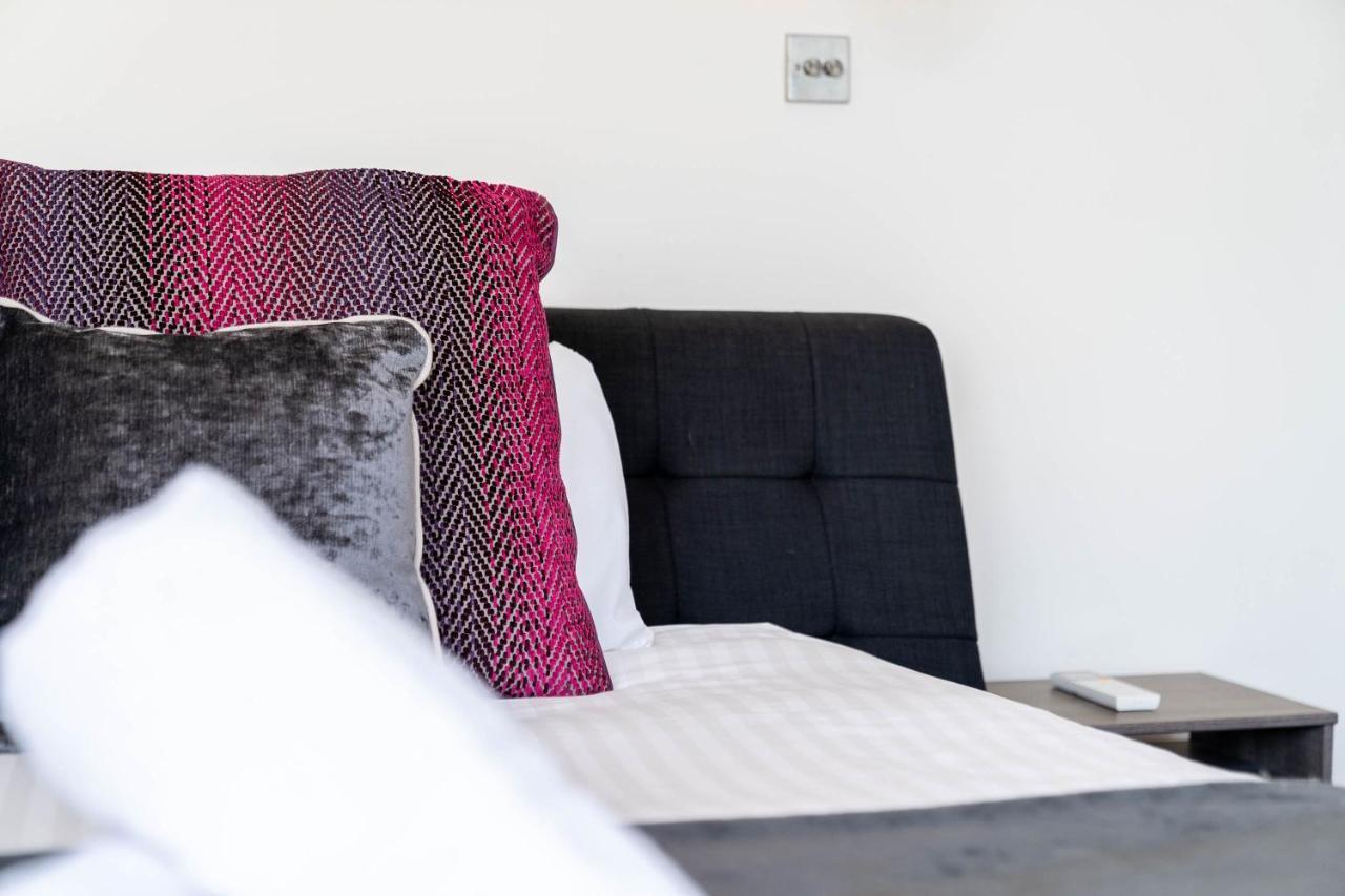 Ultimate Luxury Penthouse - Rooftop Terrace - Air Conditioning - Secure Parking - Long Term Only Birmingham