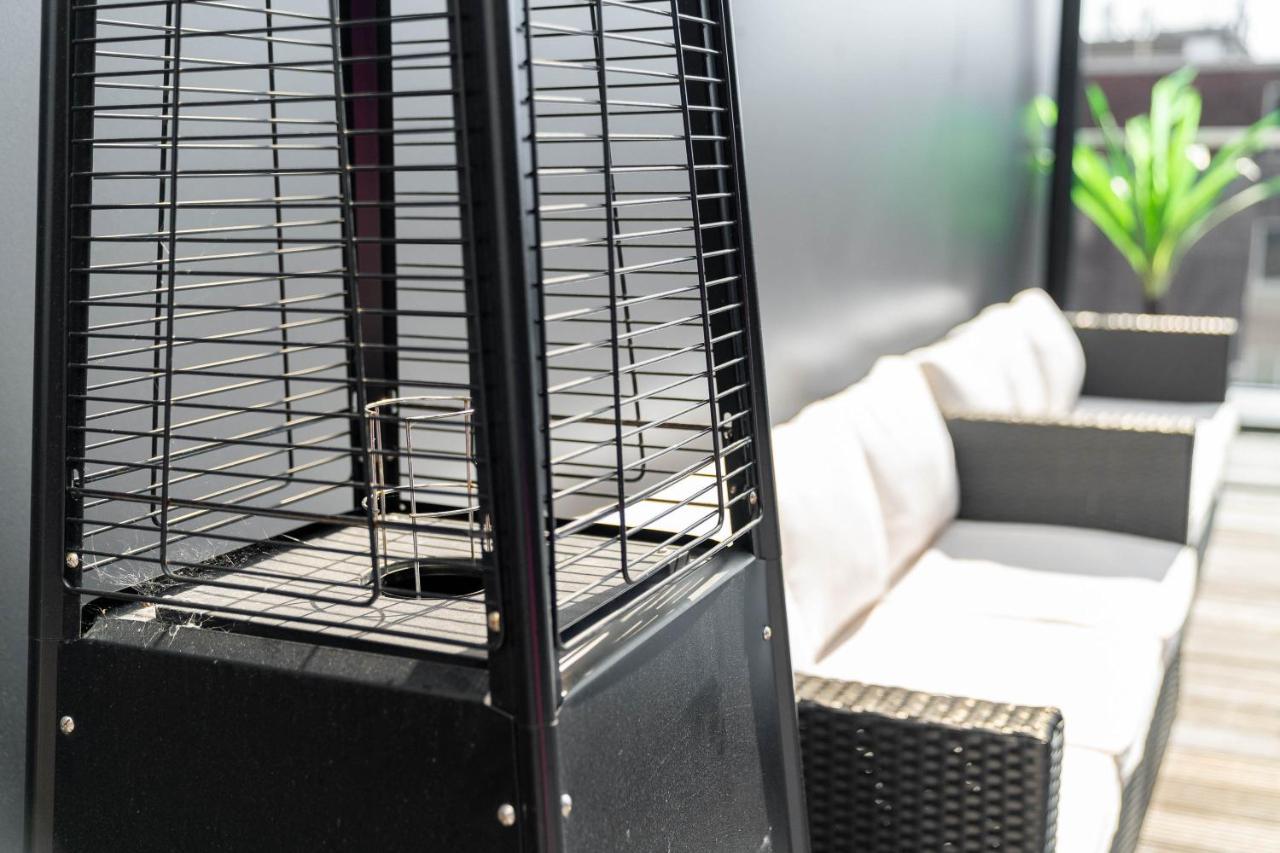 Ultimate Luxury Penthouse - Rooftop Terrace - Air Conditioning - Secure Parking - Long Term Only