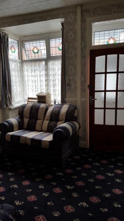 Blackford Road B11 3sh Homestay