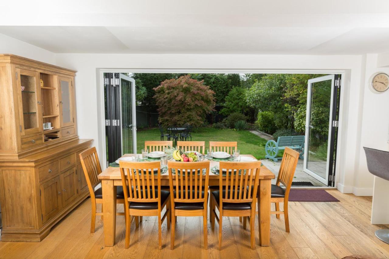 Stunning Solihull 4 Bedroom House With 6 Beds And Large Driveway Birmingham