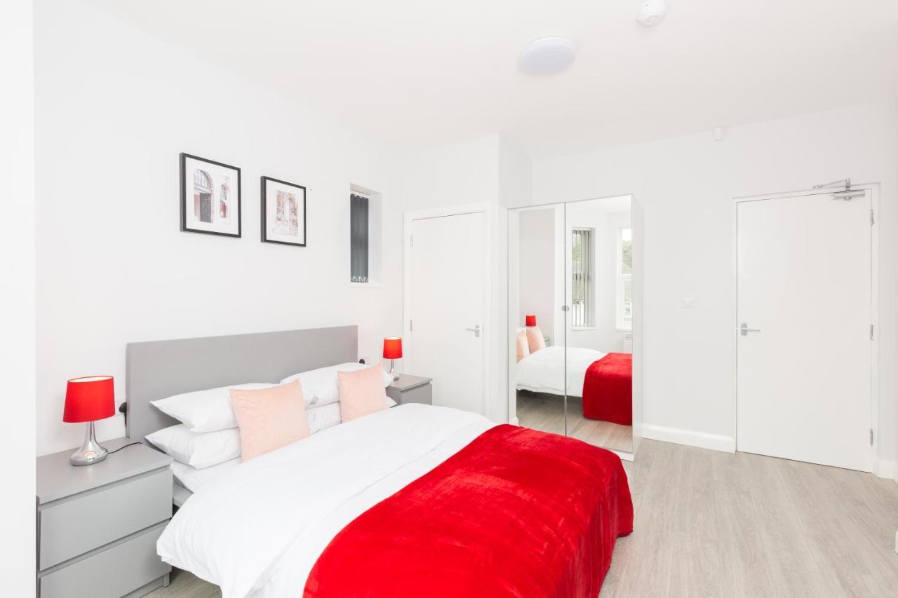 Hagley Road Apartments: Self-contained City Centre With Kitchen & Netflix