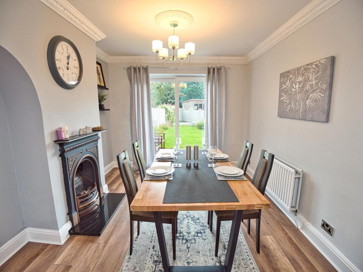 Cosy 3 Bed With Parking- Family And Contractors Birmingham