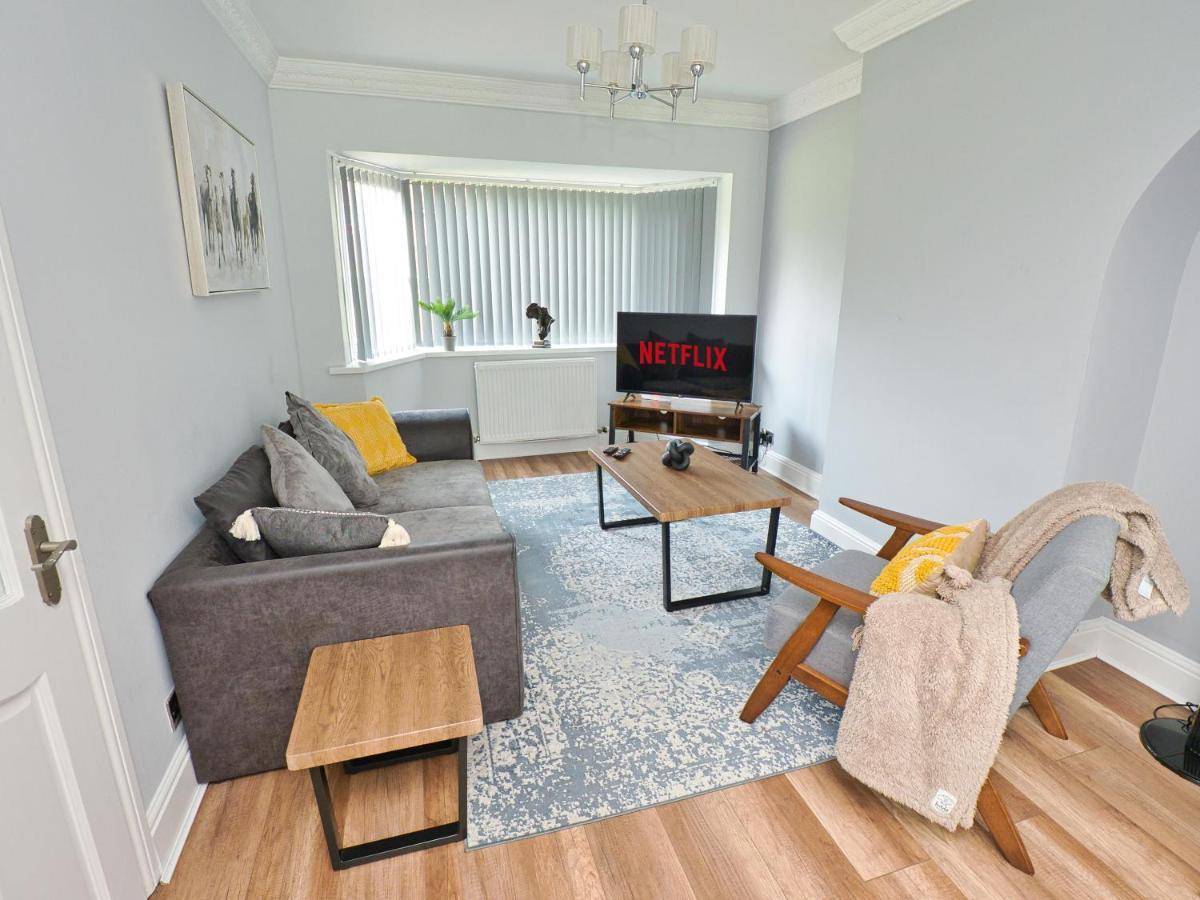 Holiday home Cosy 3 Bed With Parking- Family And Contractors Birmingham