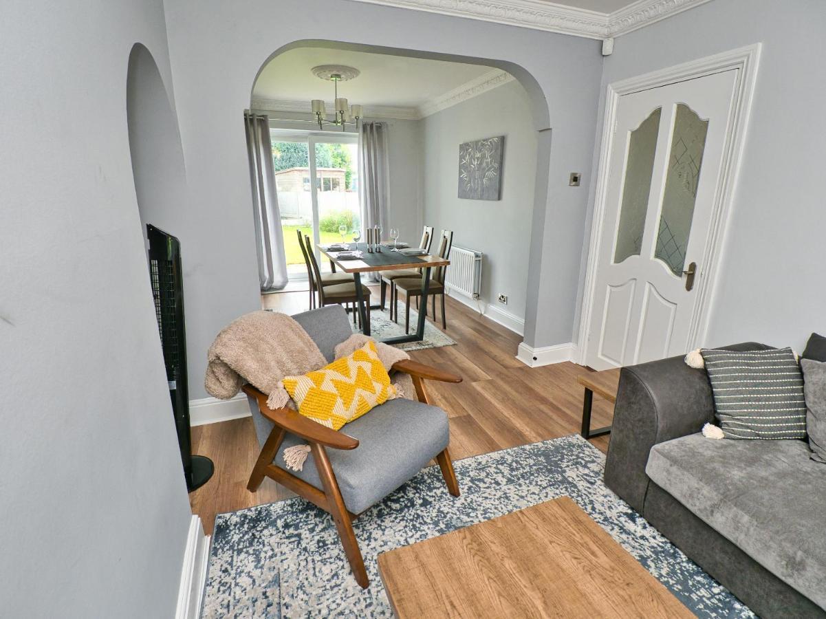 Cosy 3 Bed With Parking- Family And Contractors Holiday home *
