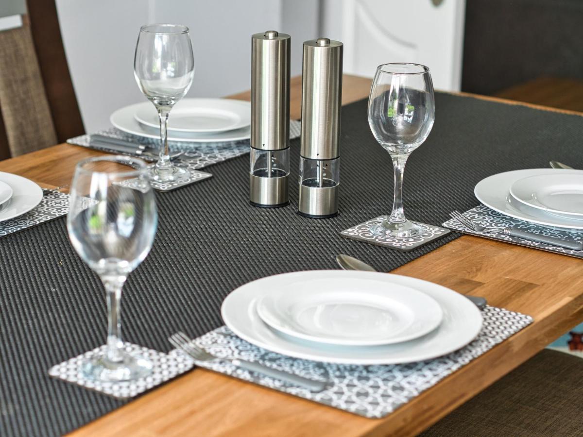 Cosy 3 Bed With Parking- Family And Contractors Holiday home Birmingham