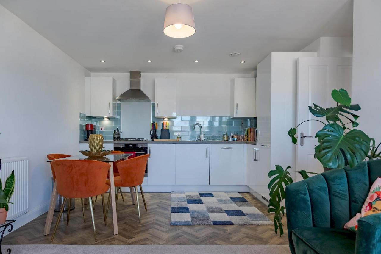 Pass The Keys New Chic 2 Bed Pad Free Parking Birmingham