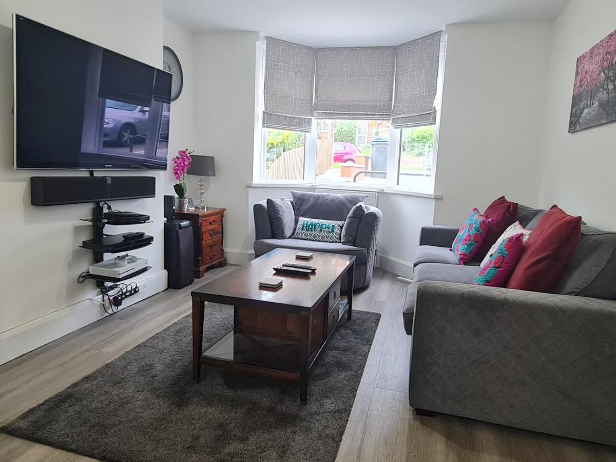 Holiday home Pass The Keys Attractive Modern 2 Bedroom House In Harborne *