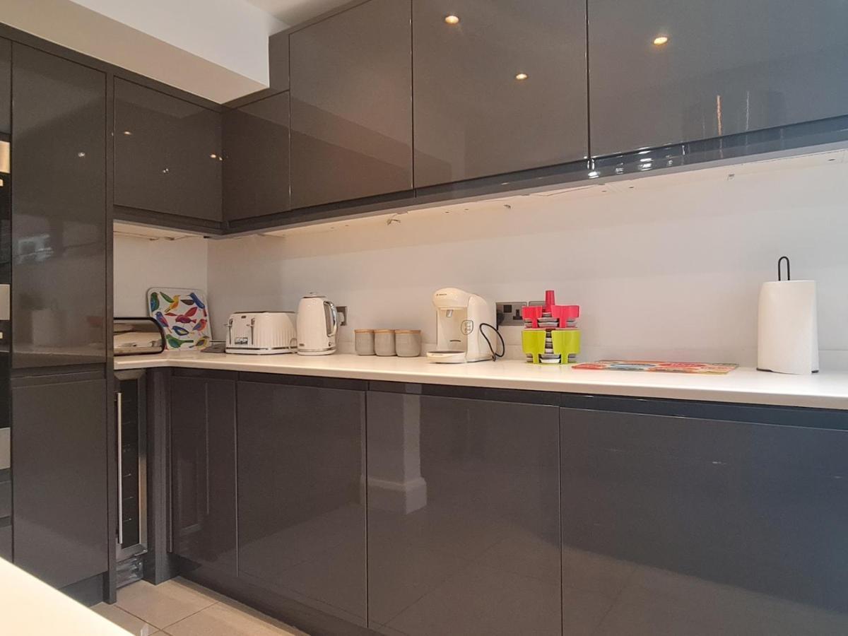 Holiday home Pass The Keys Attractive Modern 2 Bedroom House In Harborne Birmingham