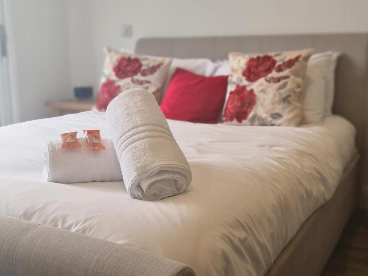 Pass The Keys Attractive Modern 2 Bedroom House In Harborne Holiday home Birmingham