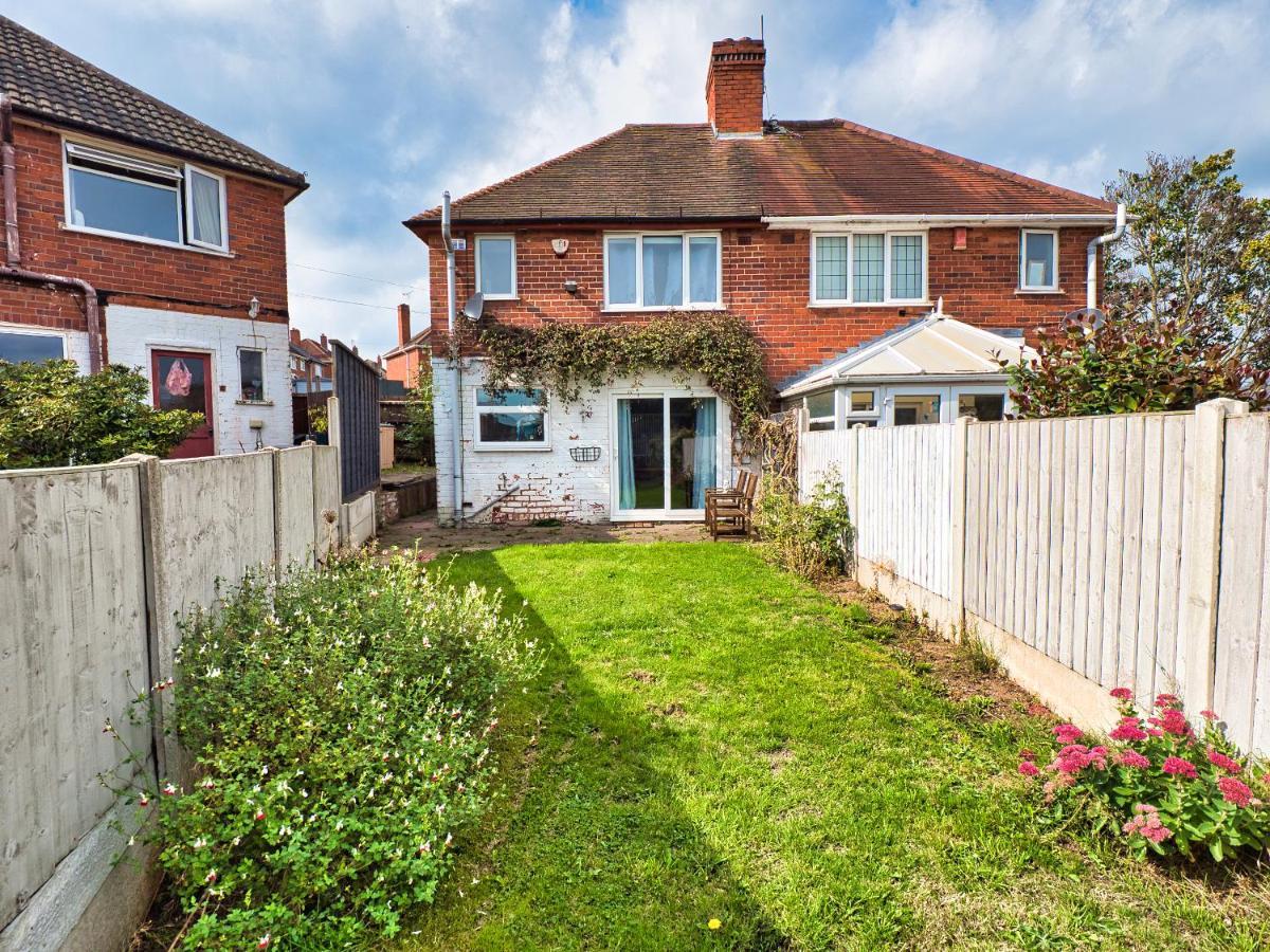 Cosy 3 Bed With Parking- Family And Contractors Holiday home