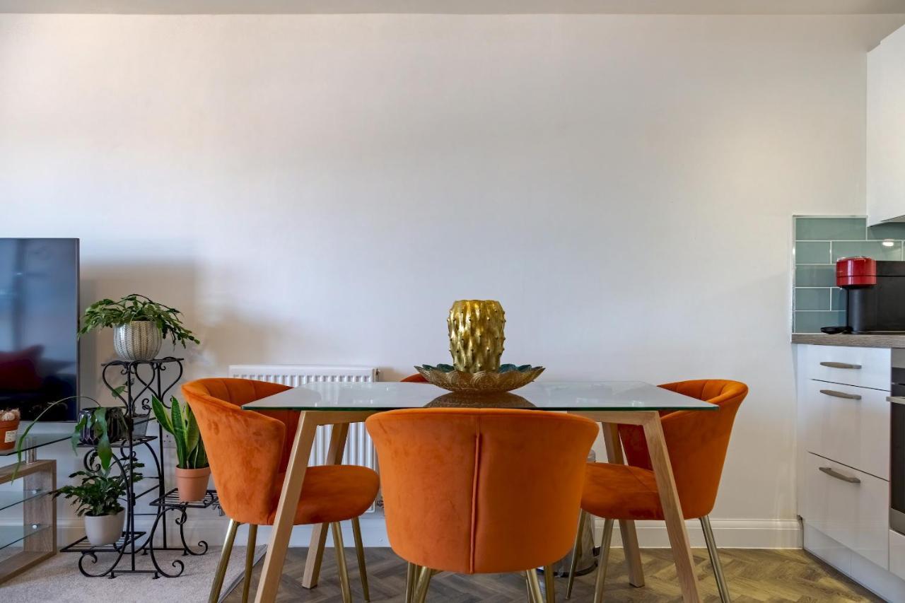 Pass The Keys New Chic 2 Bed Pad Free Parking Apartment *