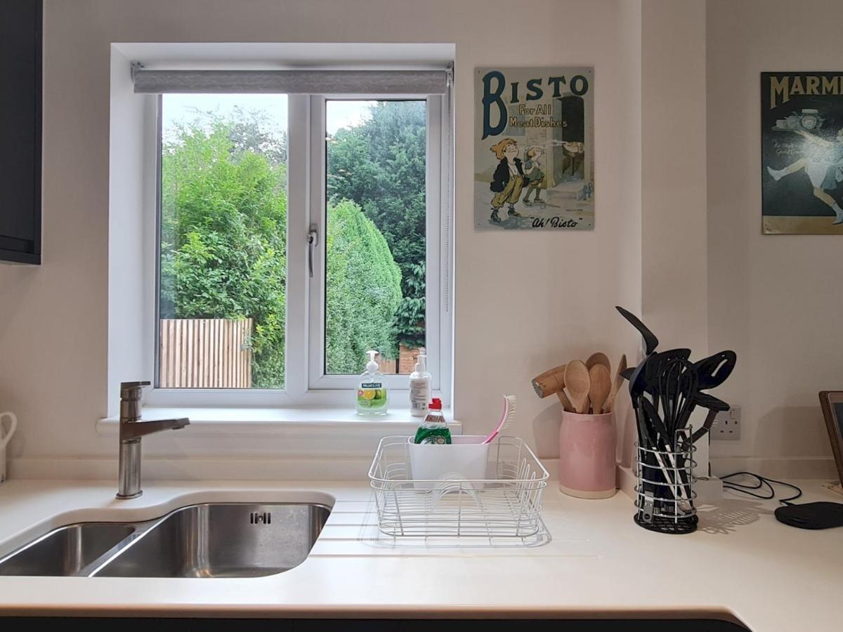 Pass The Keys Attractive Modern 2 Bedroom House In Harborne * Birmingham
