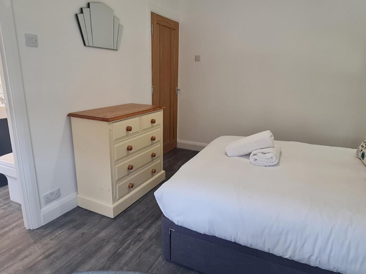 Holiday home Pass The Keys Attractive Modern 2 Bedroom House In Harborne