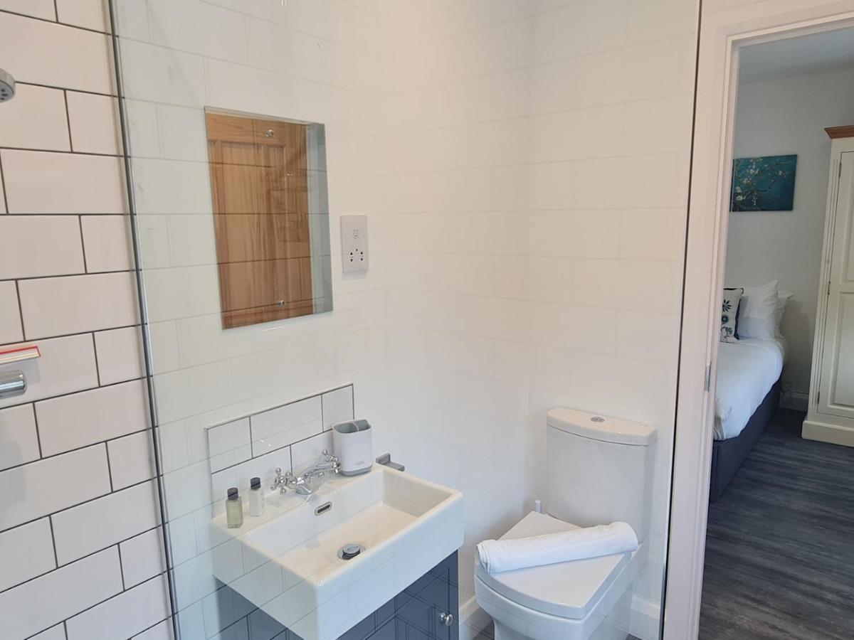 Pass The Keys Attractive Modern 2 Bedroom House In Harborne *
