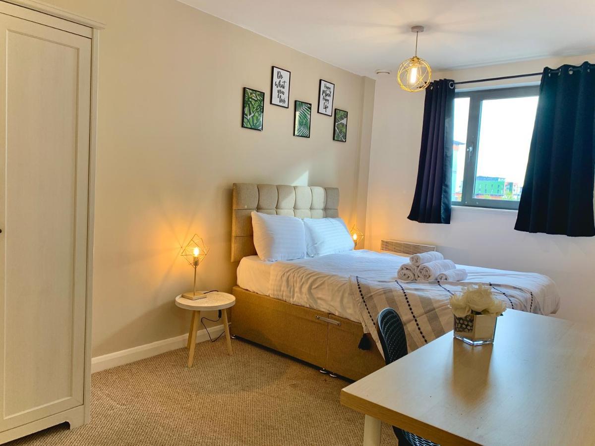 Insta-style Penthouse With Balcony Or 2b With Balcony Centre Apartment Birmingham