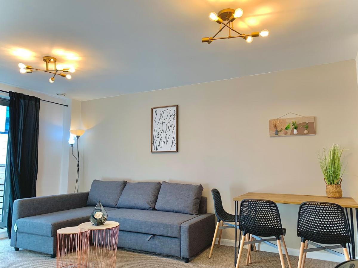 Insta-style Penthouse With Balcony Or 2b With Balcony Centre Apartment