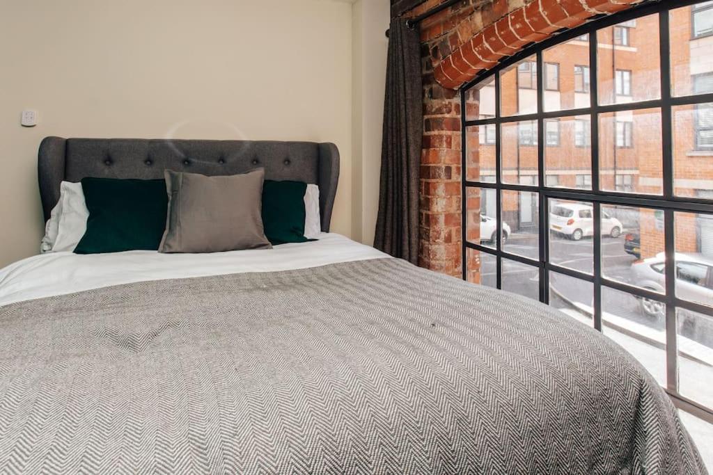 Exposed Brickwork Townhouse W Free Secure Parking Birmingham