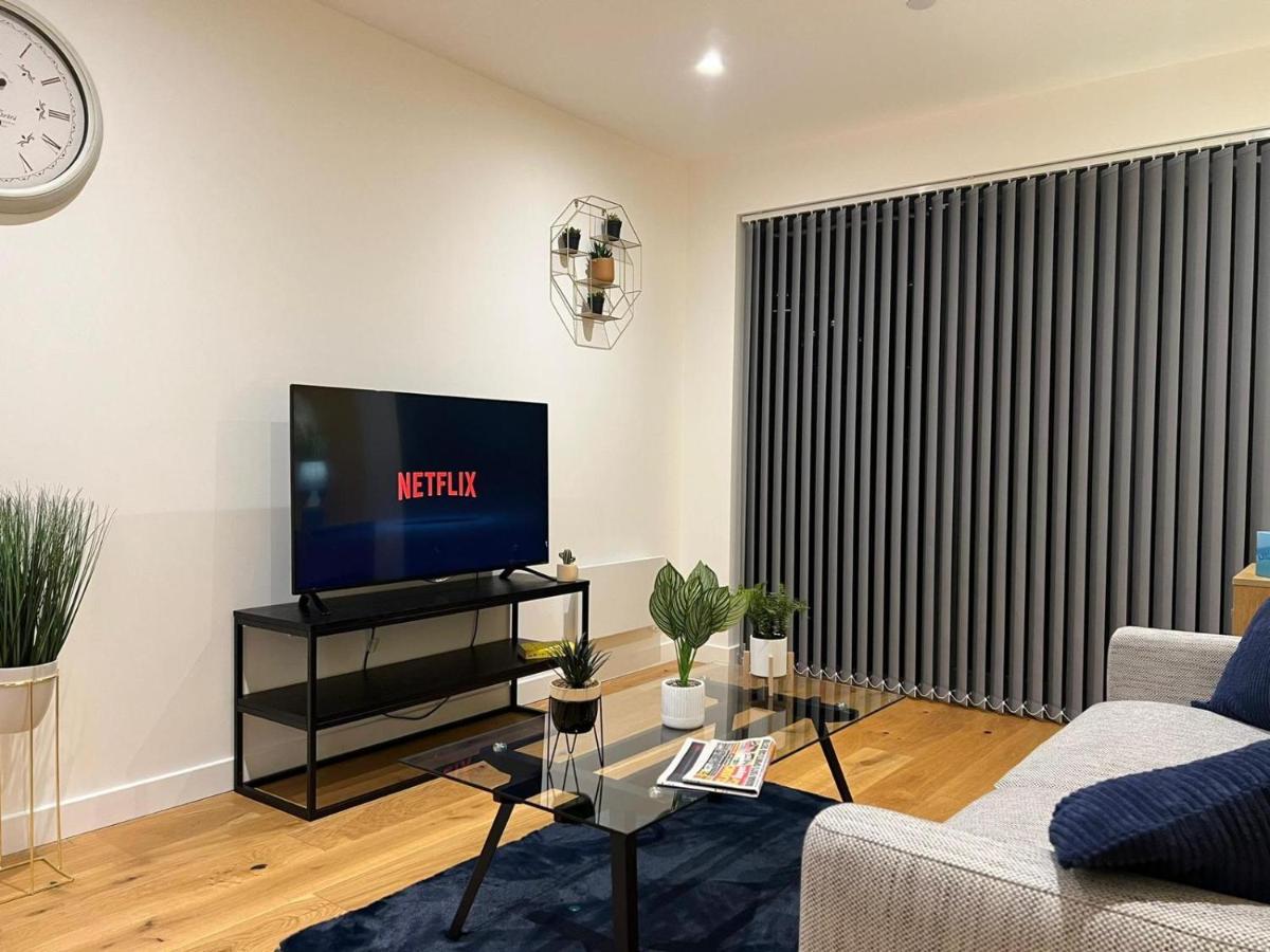 Modern And Cozy By Blue Stays *