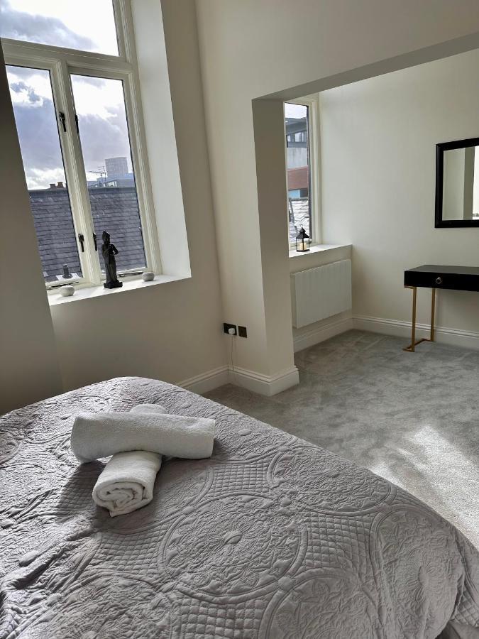 Luxury 3 Bedroom Modern Penthouse-